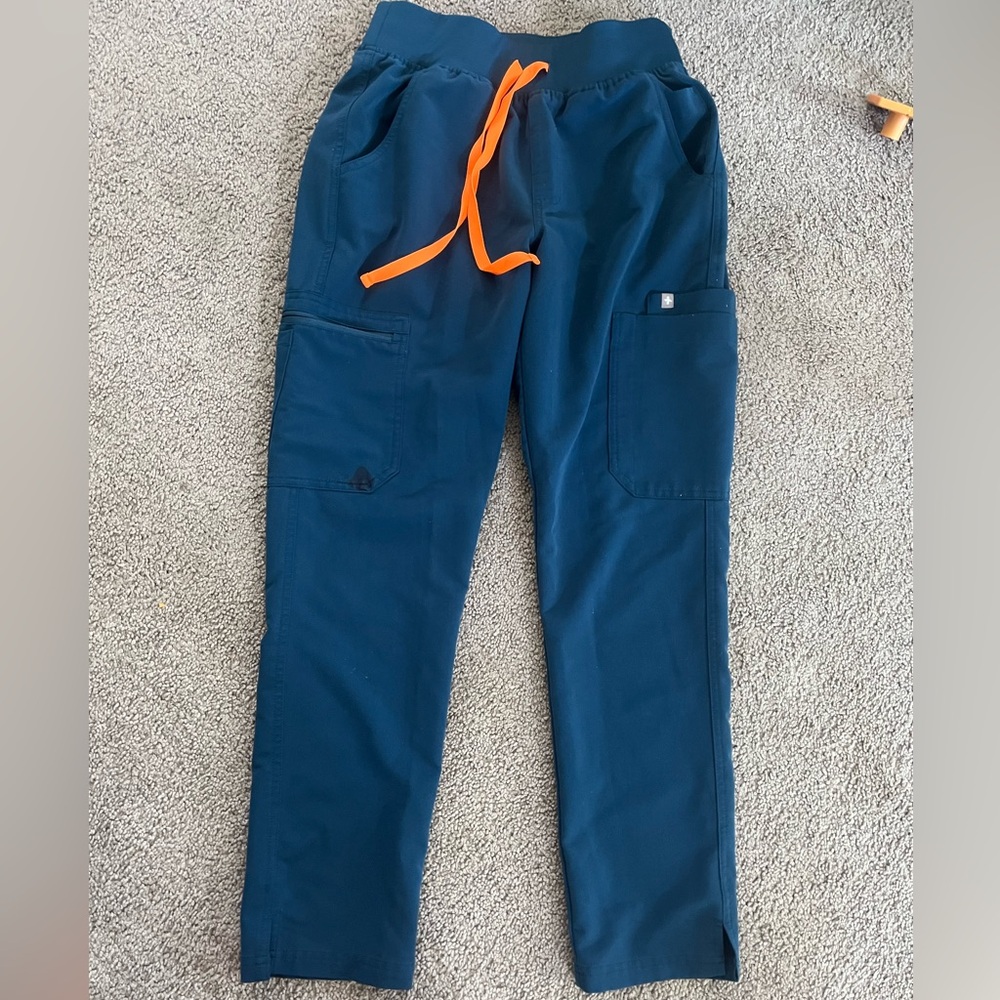 women's Deep Reef
Yola™ High Waisted -
Petite Skinny Scrub
Pants - S - Petite